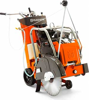 Резчик швов HUSQVARNA FS-524 в прокат в Казани. У нас лучшая цена за сутки! Возможность взять в аренду с выгодной скидкой до 40% при экспресс доставке 24/7. И помните, ночью стоимость еще дешевле на 30%! #арендапрокат #виброплита #выгодно